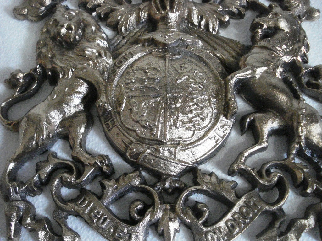 LARGE - Brass Vintage Style HEAVY CAST ROYAL CREST SAFE PLATE - Coat of Arms (5127)